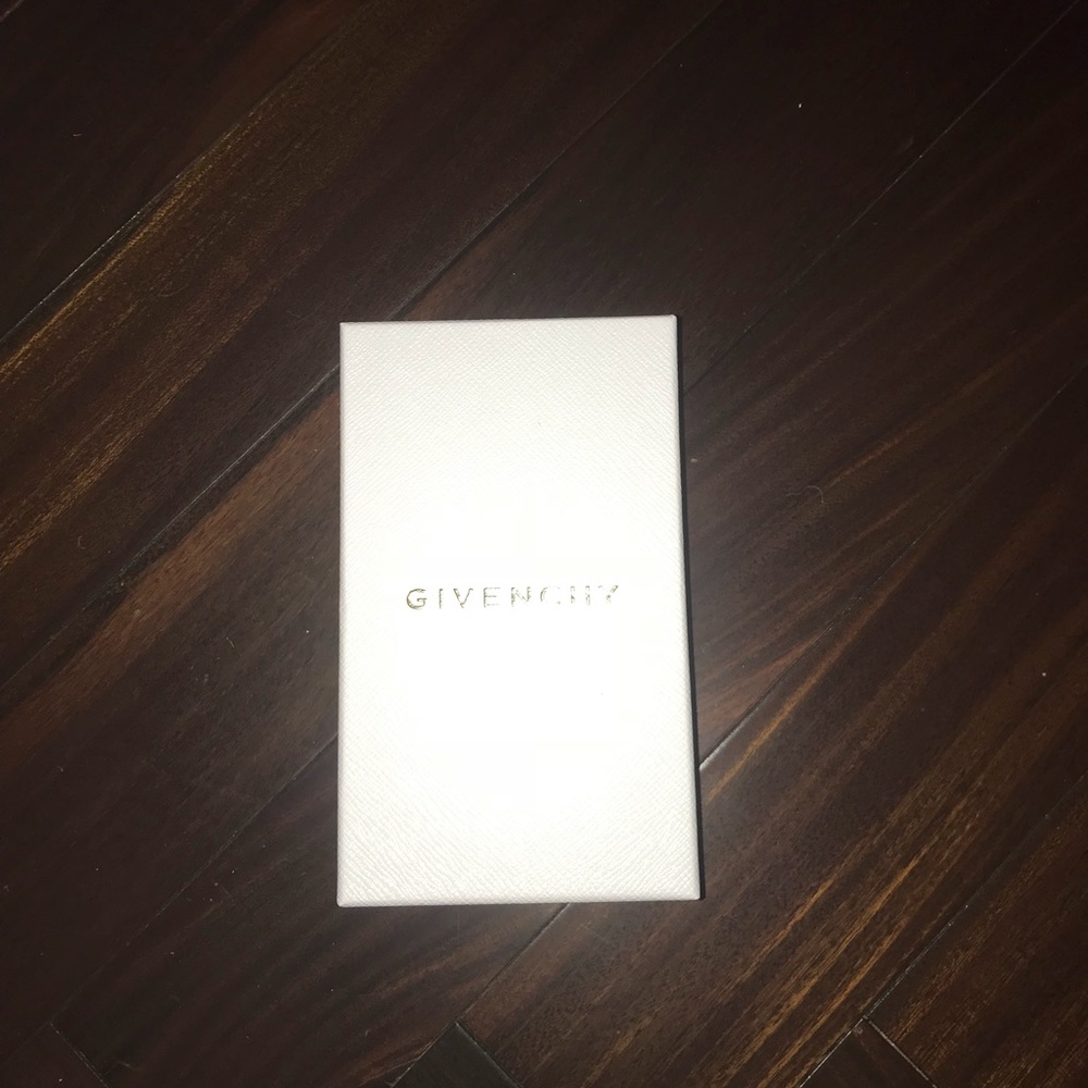 Givenchy Box - Picture 5 of 7